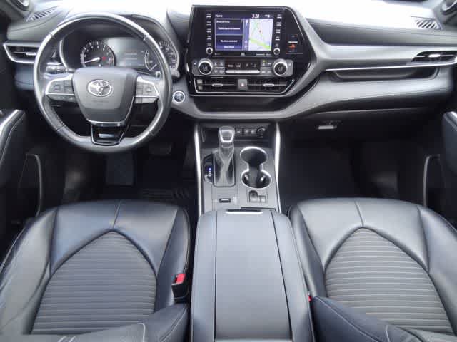 Used 2021 Toyota Highlander XSE FWD image 15