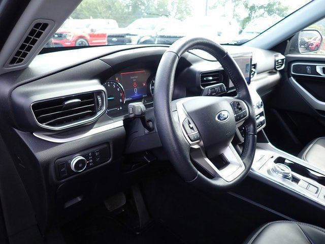 Certified 2022 Ford Explorer XLT w/ Equipment Group 202A image 16