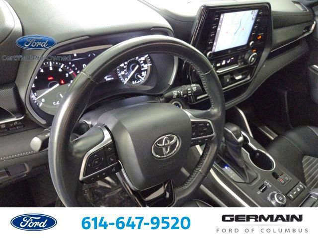 Used 2021 Toyota Highlander XSE image 16