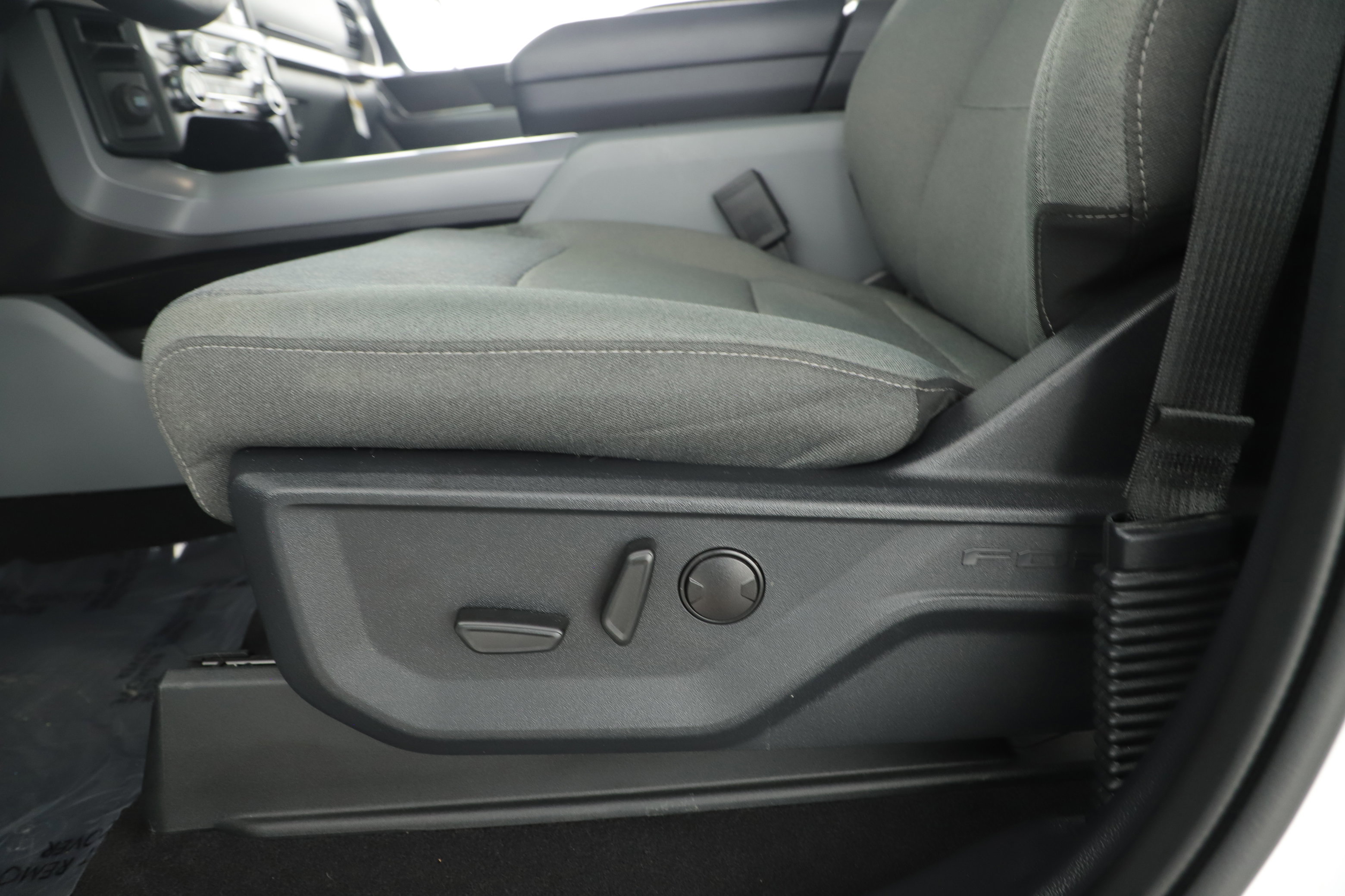 Certified 2024 Ford F150 XLT w/ Equipment Group 302A MID image 11