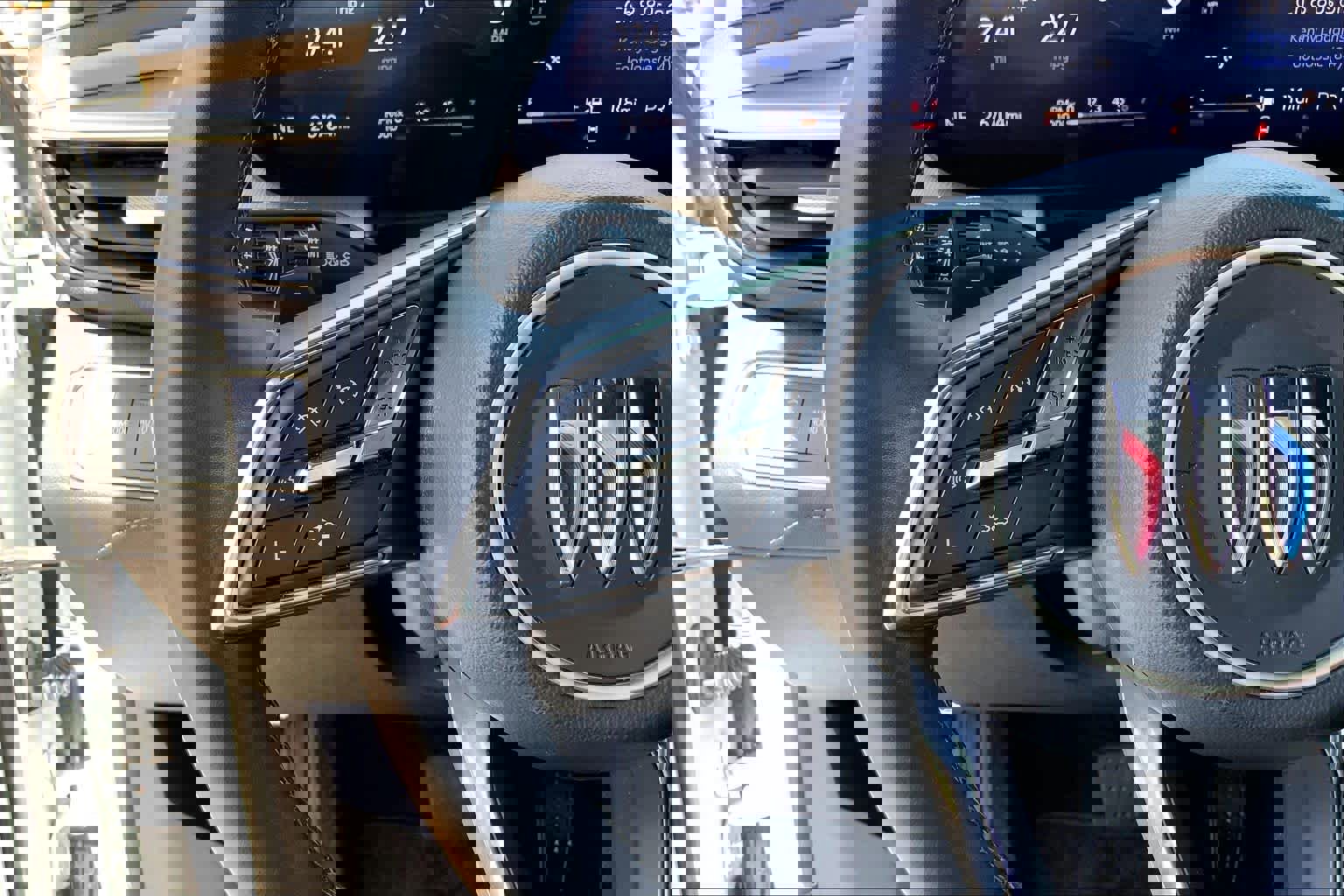Used 2025 Buick Enclave Preferred FWD image 24