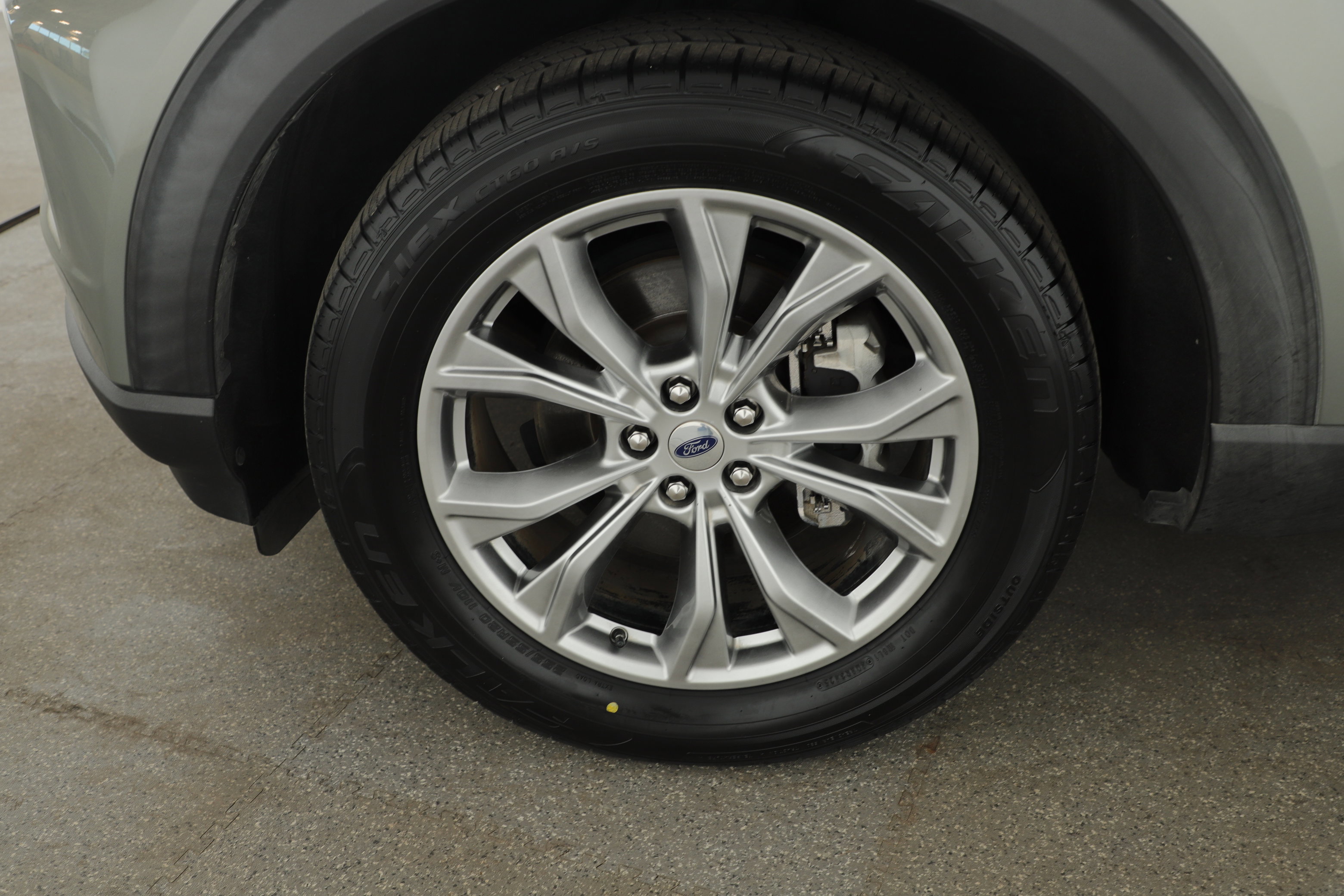 Certified 2020 Ford Explorer XLT w/ Equipment Group 202A image 4