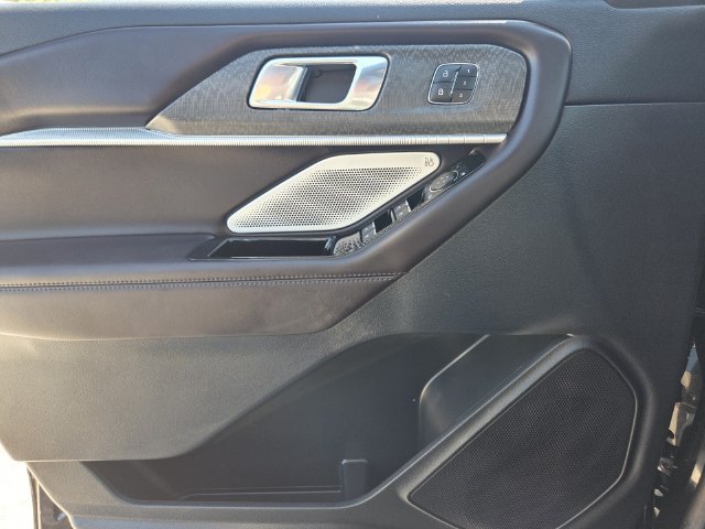Certified 2026 Ford Explorer Platinum RWD image 23