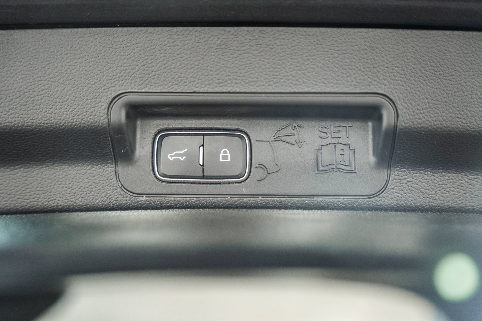 Certified 2020 Ford Explorer XLT w/ Equipment Group 202A image 14