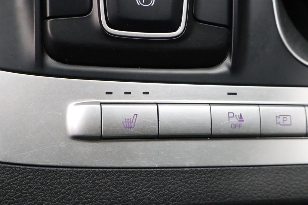 Used 2024 Kia Carnival LX image 32