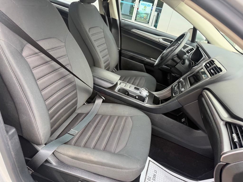 Certified 2019 Ford Fusion SE FWD image 15
