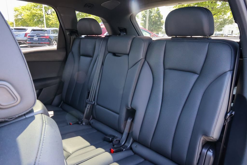 Used 2023 Audi Q7 3.0T Premium Plus AWD/4WD image 28