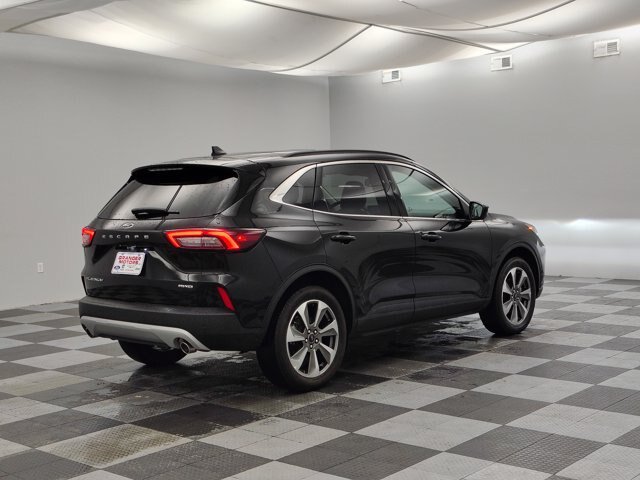 Certified 2025 Ford Escape Platinum AWD/4WD image 10