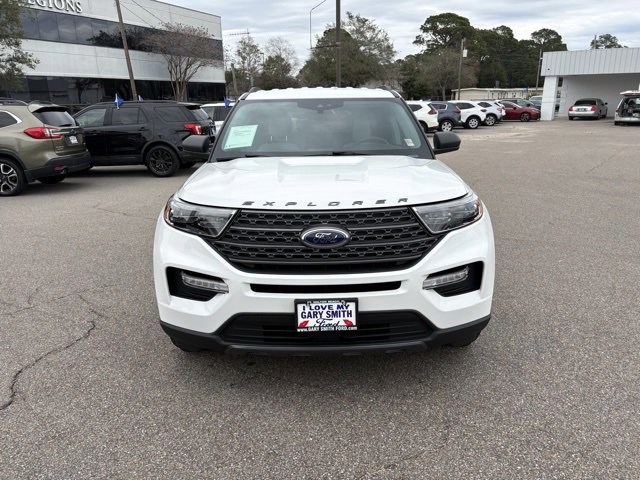 Certified 2021 Ford Explorer XLT w/ Equipment Group 202A image 8
