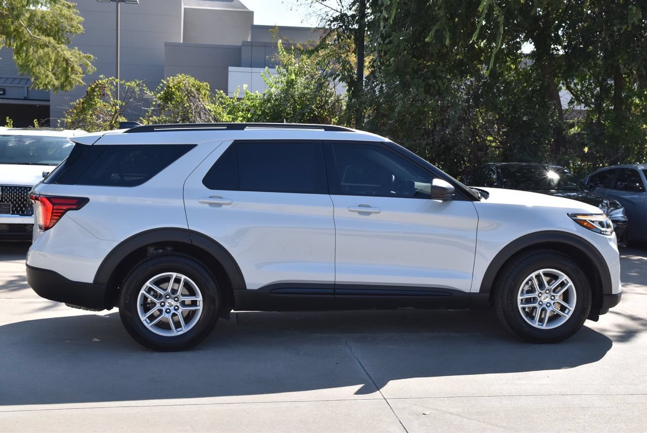 Certified 2026 Ford Explorer Active RWD image 6