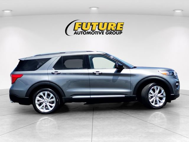 Certified 2024 Ford Explorer Platinum w/ Technology Package AWD/4WD image 3