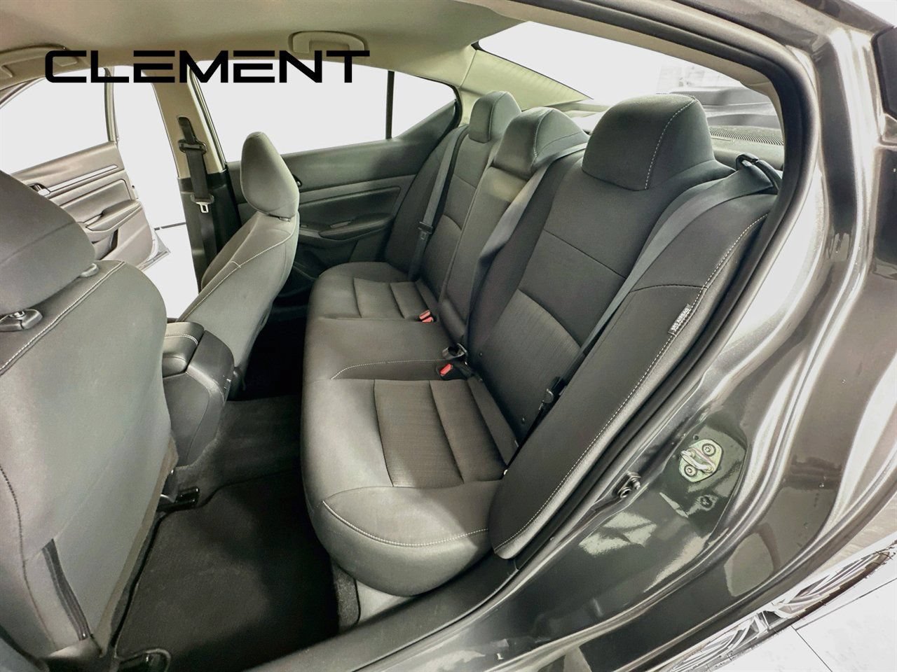 Used 2025 Nissan Altima 2.5 SV FWD image 30