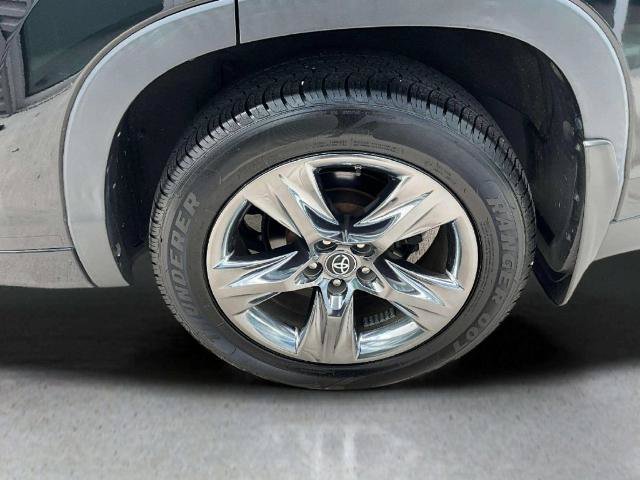 Used 2019 Toyota Highlander Limited Platinum AWD/4WD image 34