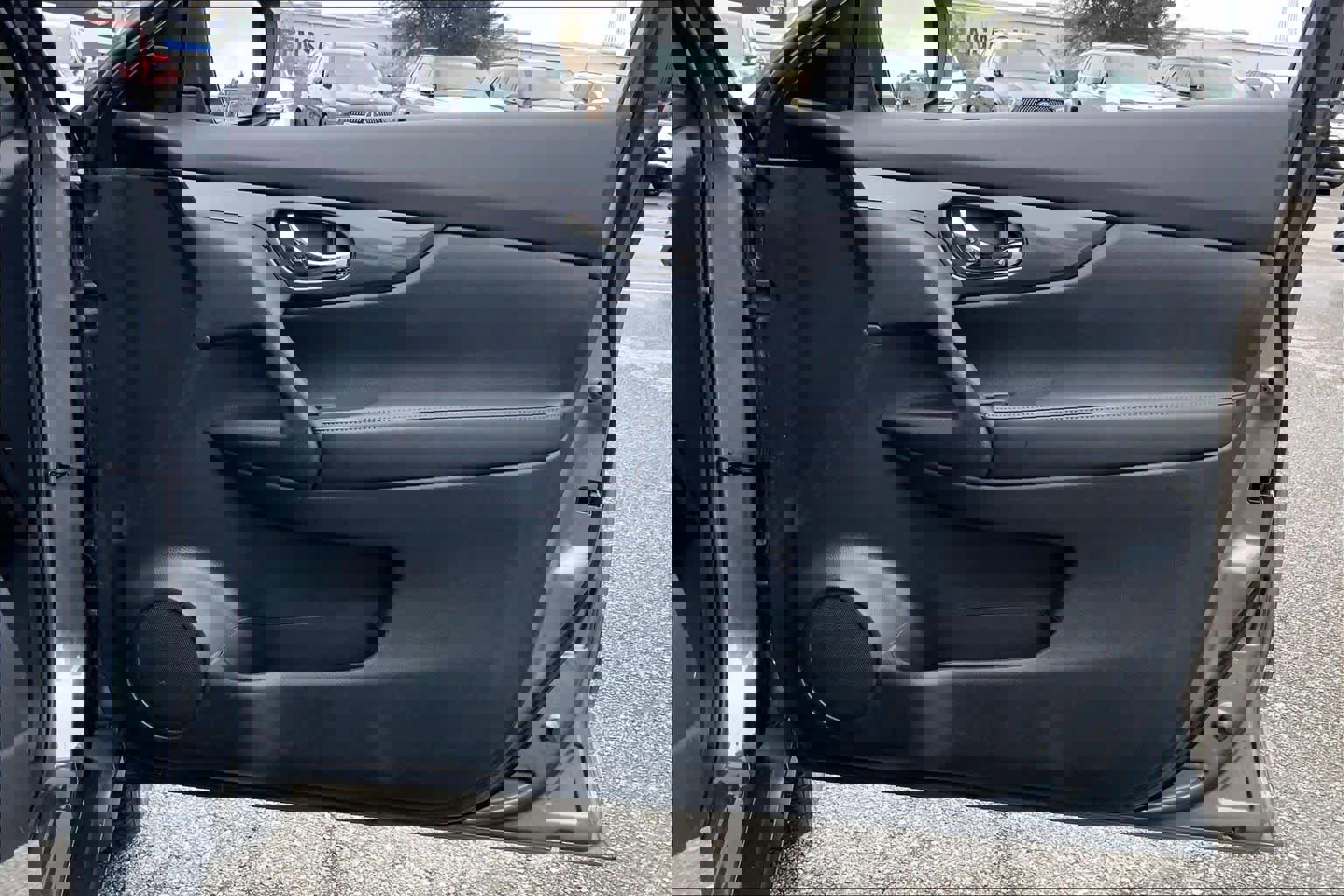 Used 2020 Nissan Rogue S w/ Special Edition Package image 23