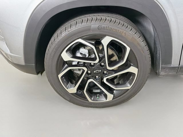 Used 2025 Chevrolet Trax RS w/ Driver Confidence Package FWD image 36