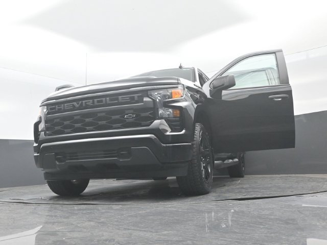 Used 2023 Chevrolet Silverado 1500 Custom w/ 2.7L Blackout Package AWD/4WD image 34