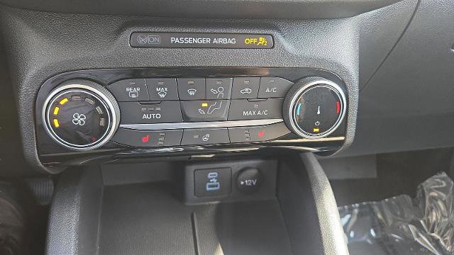 Certified 2022 Ford Escape SE w/ Cold Weather Package AWD/4WD image 17