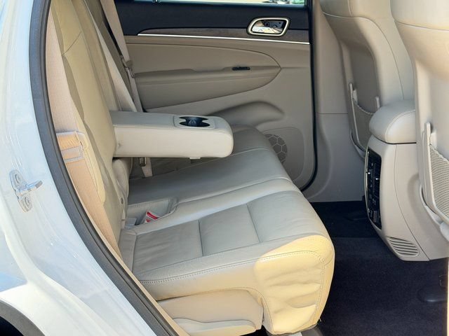 Used 2017 Jeep Grand Cherokee Limited AWD/4WD image 36