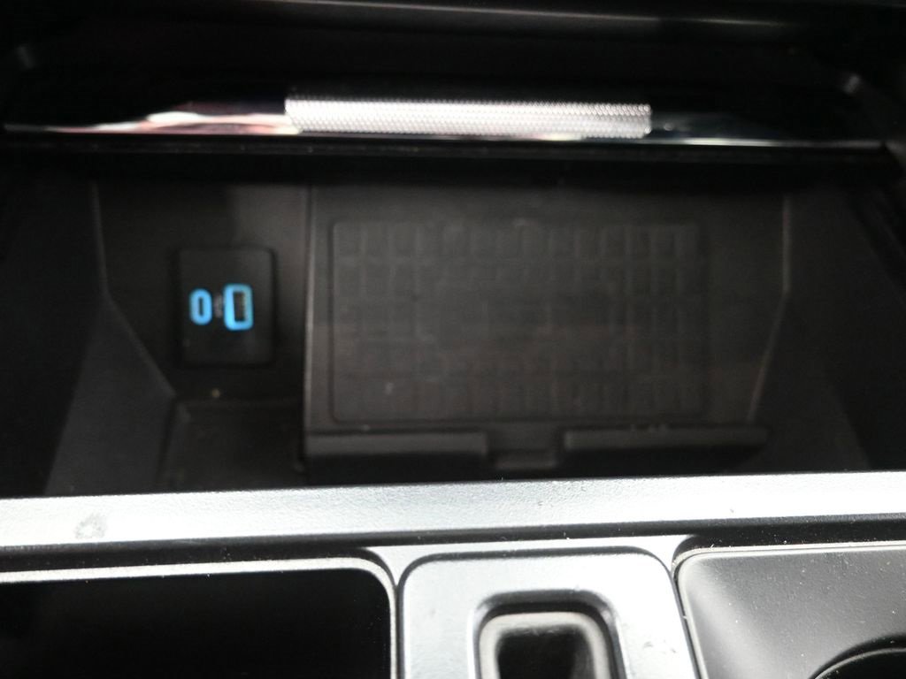 Certified 2022 Ford F150 Raptor w/ Equipment Group 801A High image 32