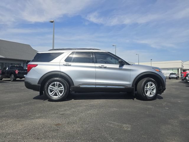 Certified 2022 Ford Explorer XLT w/ Equipment Group 202A AWD/4WD image 17