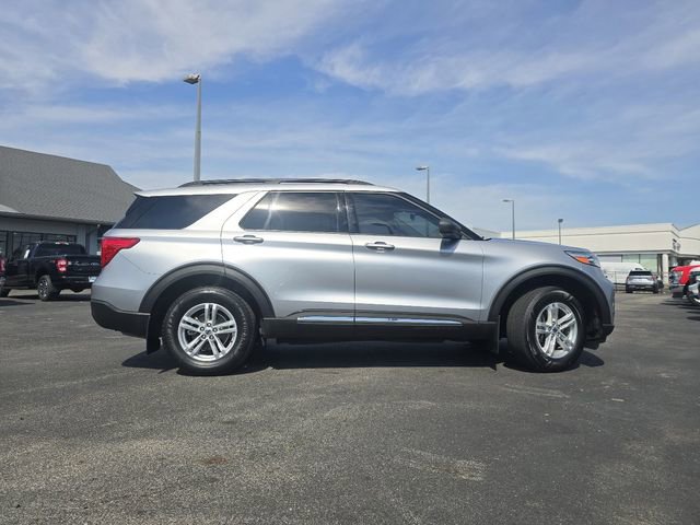 Certified 2022 Ford Explorer XLT w/ Equipment Group 202A AWD/4WD image 17