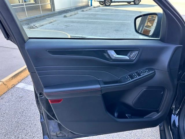 Certified 2023 Ford Escape ST-Line w/ Tech Pack #1 image 31