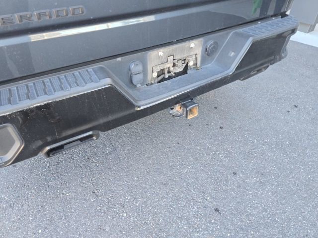 Used 2022 Chevrolet Silverado 1500 LT Trail Boss w/ Bed Protection Package image 9