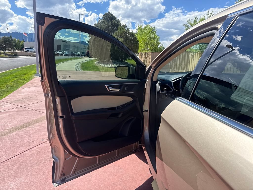 Certified 2020 Ford Edge SEL w/ Cold Weather Package AWD/4WD image 10