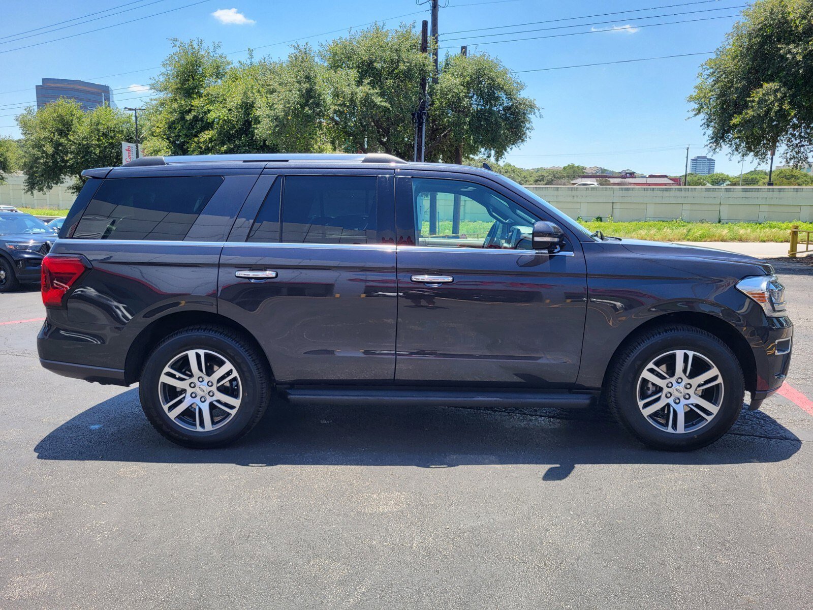 Certified 2024 Ford Expedition Limited AWD/4WD image 2