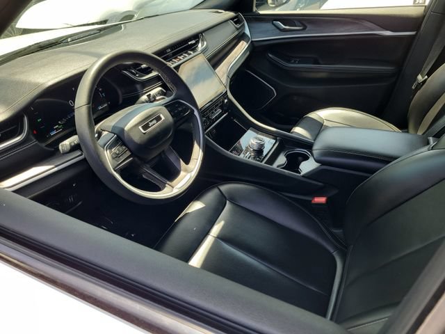 Used 2024 Jeep Grand Cherokee Limited 4xe AWD/4WD image 3