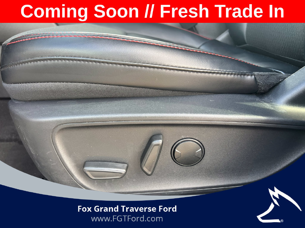 Certified 2025 Ford Escape ST-Line Select AWD/4WD image 10