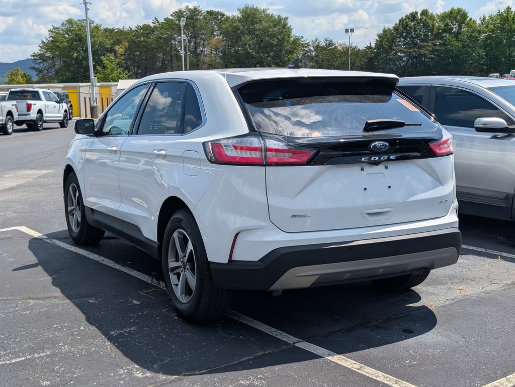 Certified 2024 Ford Edge SEL w/ Convenience Package AWD/4WD image 3