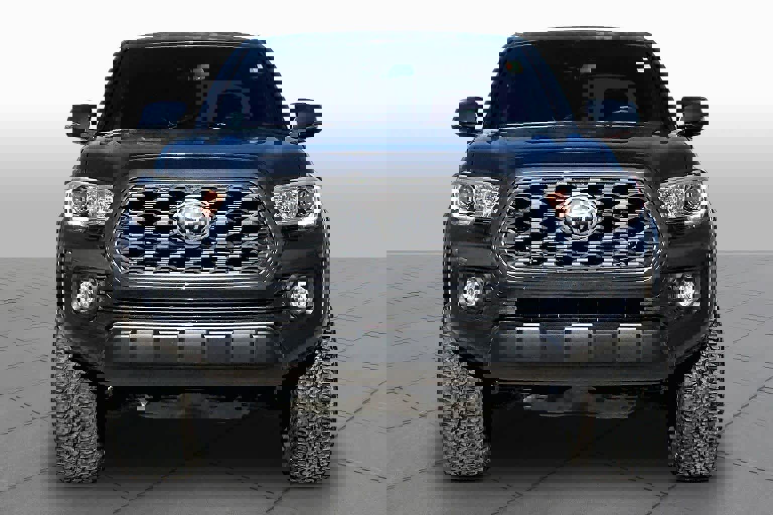 Used 2020 Toyota Tacoma TRD Off-Road AWD/4WD image 6