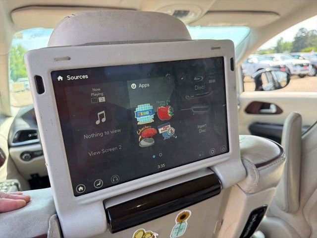 Used 2017 Chrysler Pacifica Limited FWD image 18