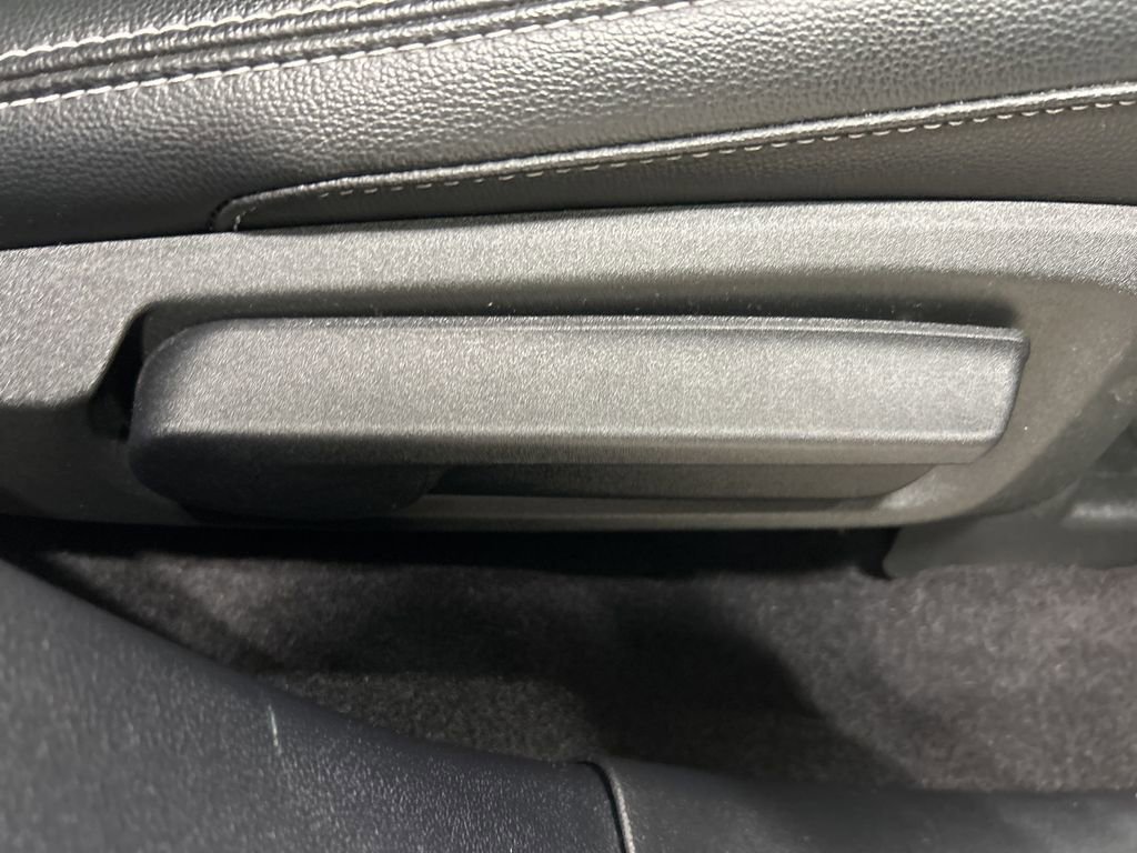 Certified 2022 Ford Escape Titanium image 39