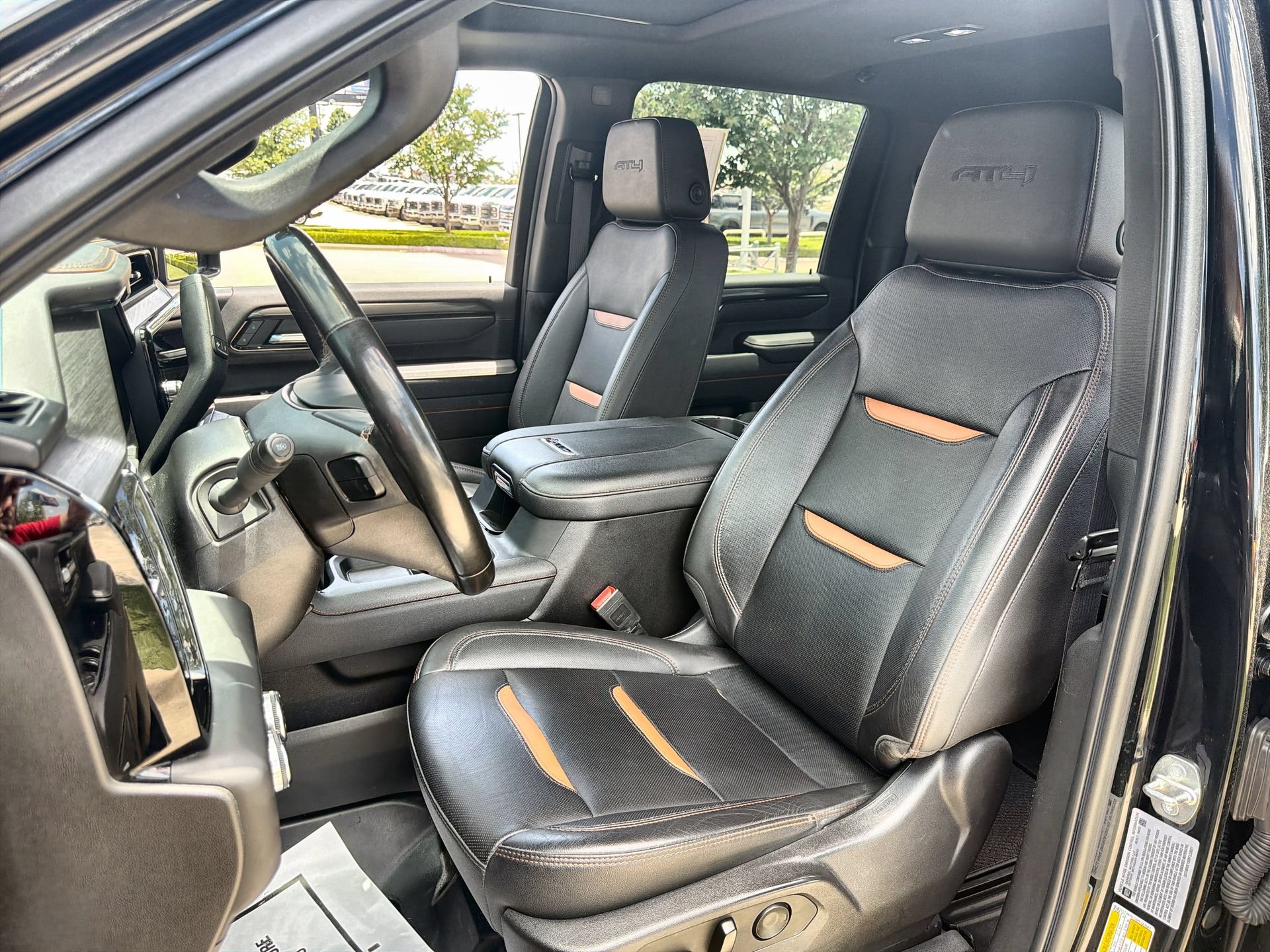 Used 2024 GMC Sierra 3500 AT4 w/ AT4 Premium Plus Package AWD/4WD image 11