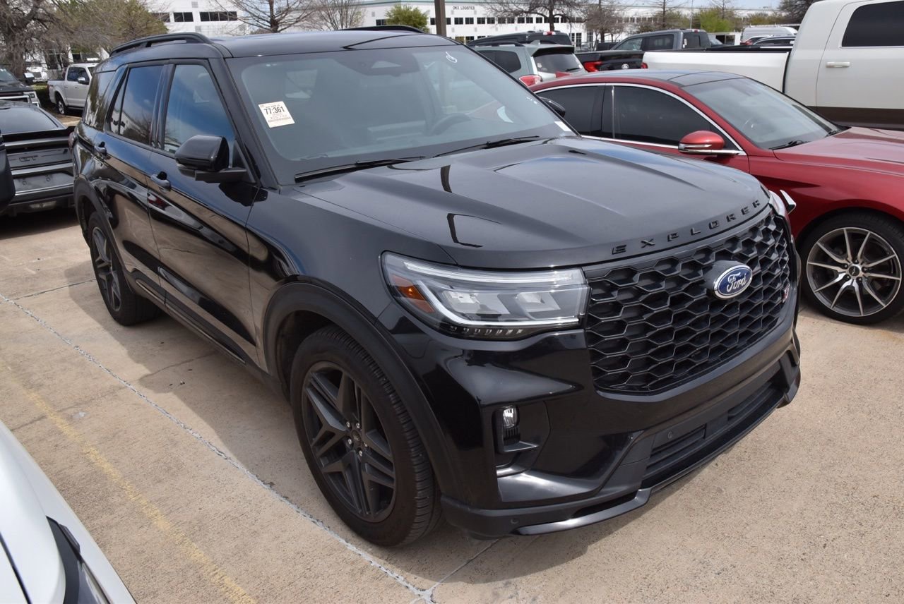 Certified 2025 Ford Explorer ST image 4