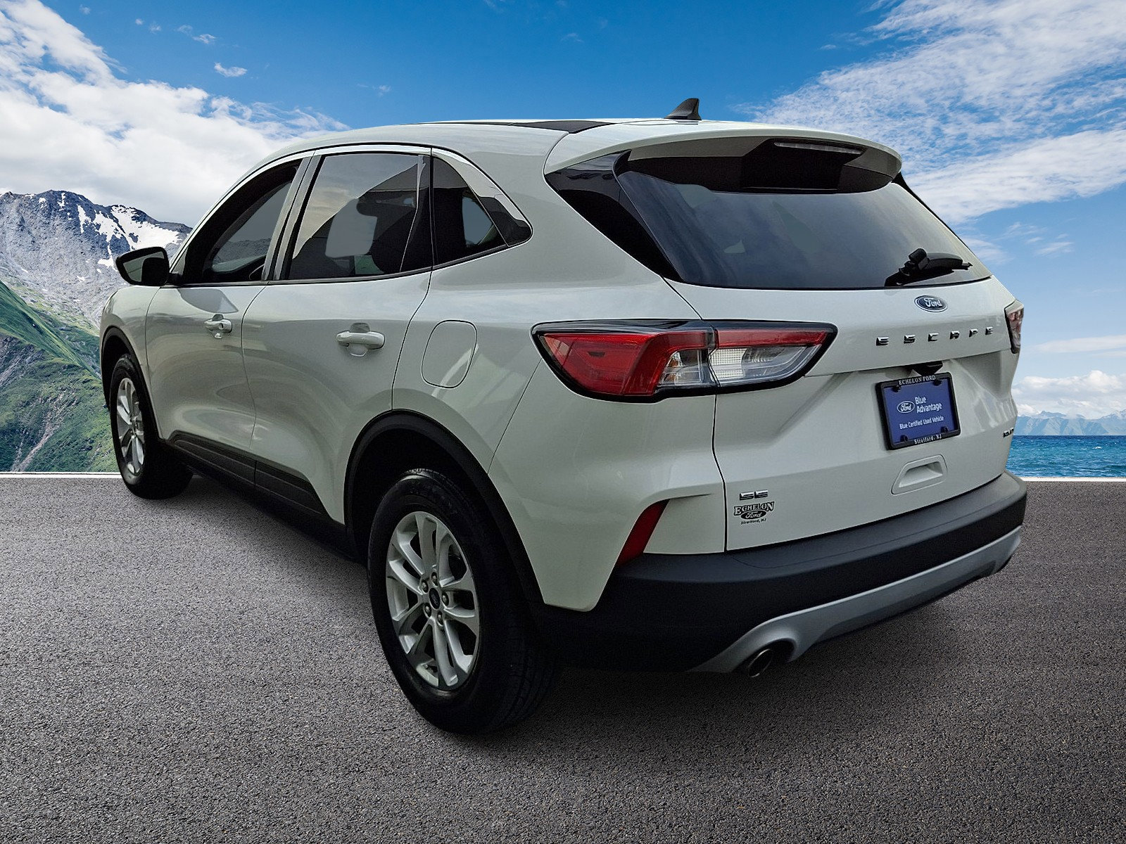 Certified 2022 Ford Escape SE w/ Convenience Package image 2