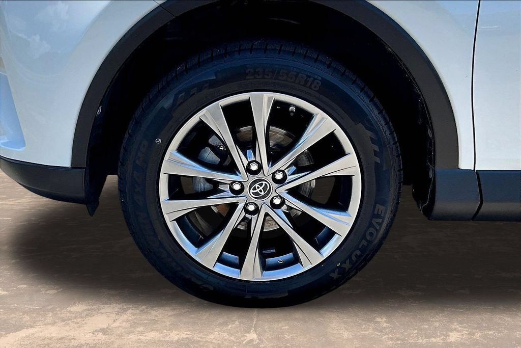 Used 2018 Toyota RAV4 Limited FWD image 36
