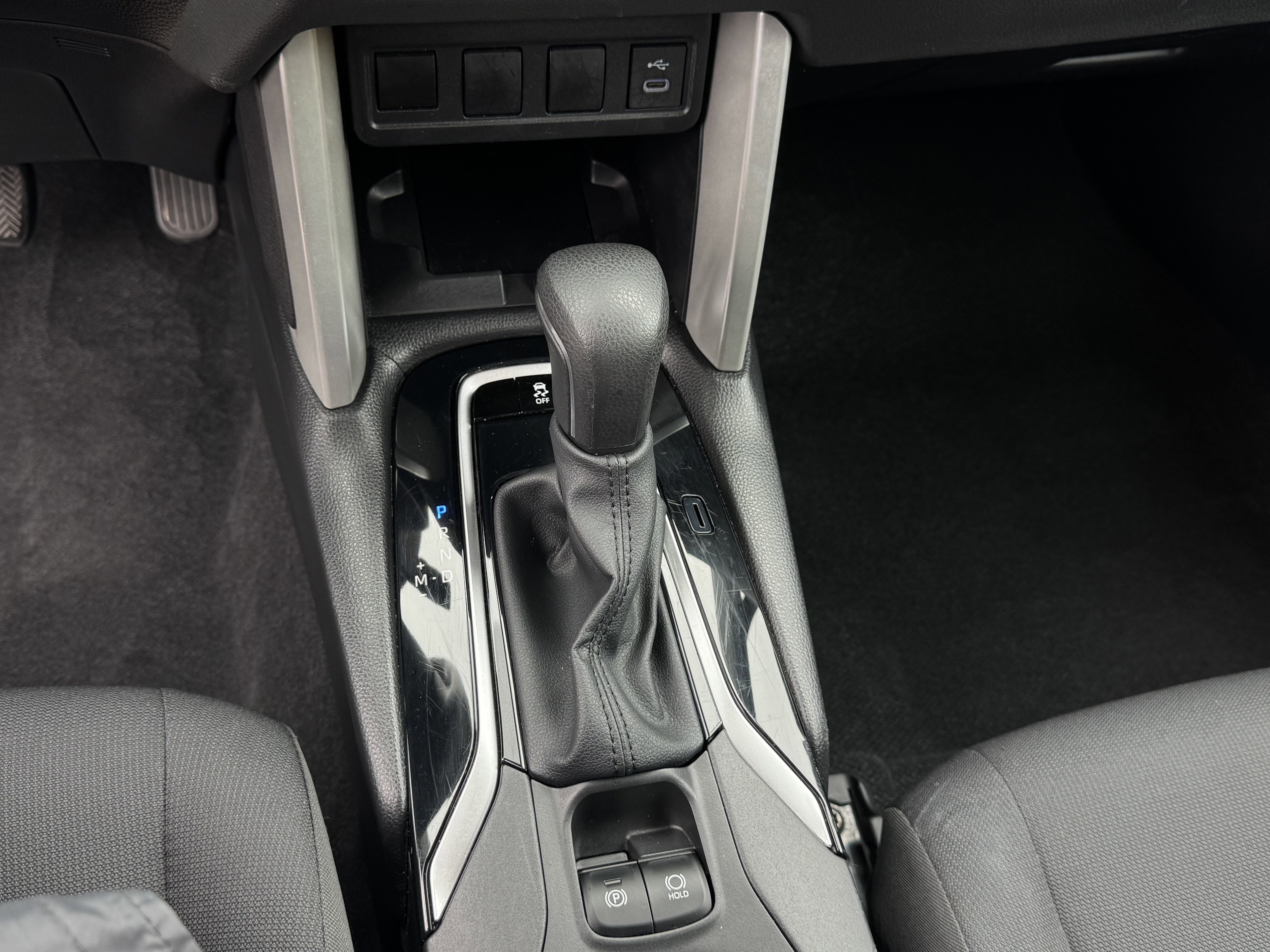 Used 2024 Toyota Corolla Cross LE image 17