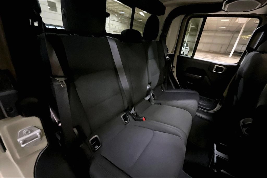 Used 2020 Jeep Gladiator Sport AWD/4WD image 25