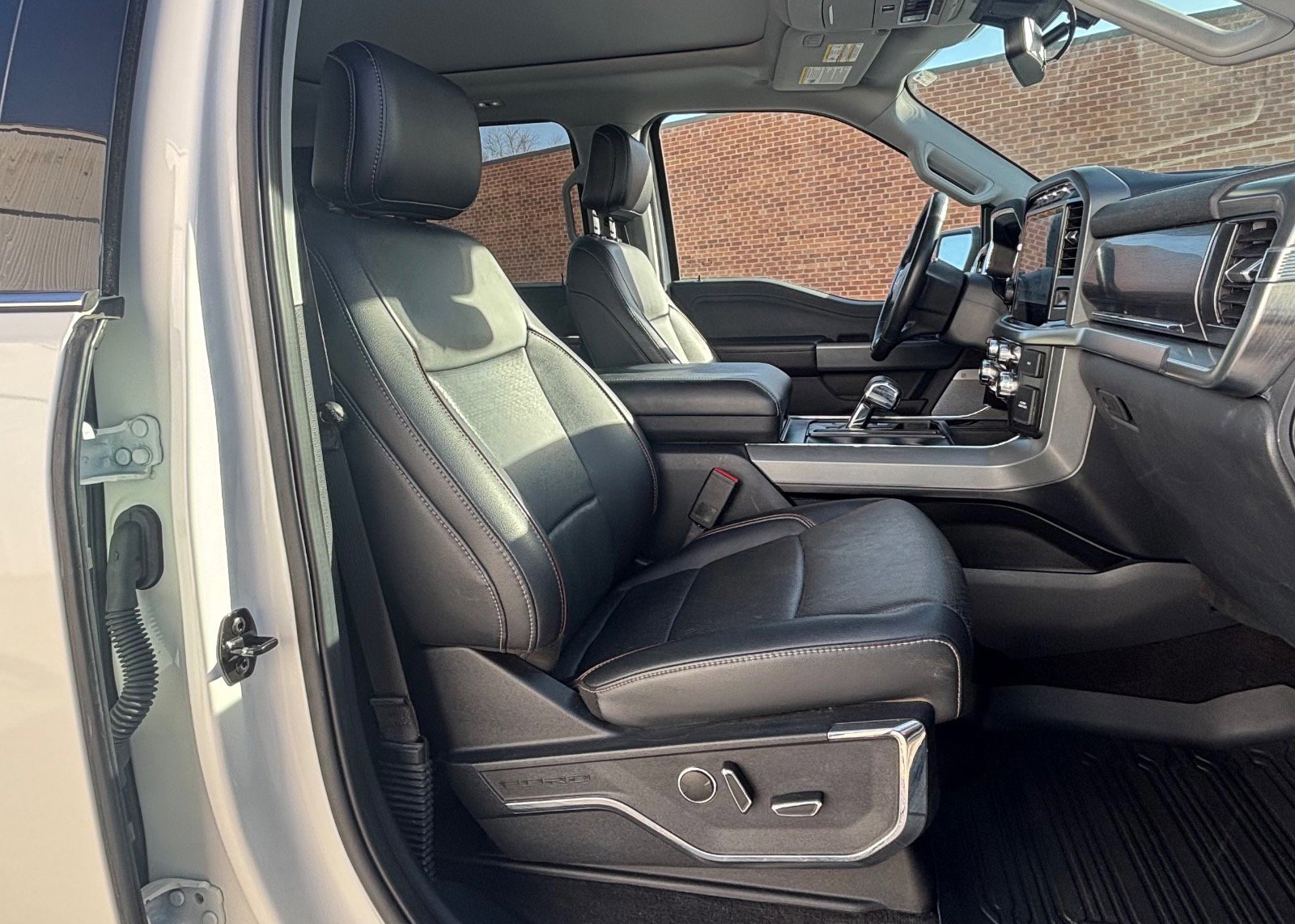 Certified 2022 Ford F150 Lariat w/ Equipment Group 502A High image 21