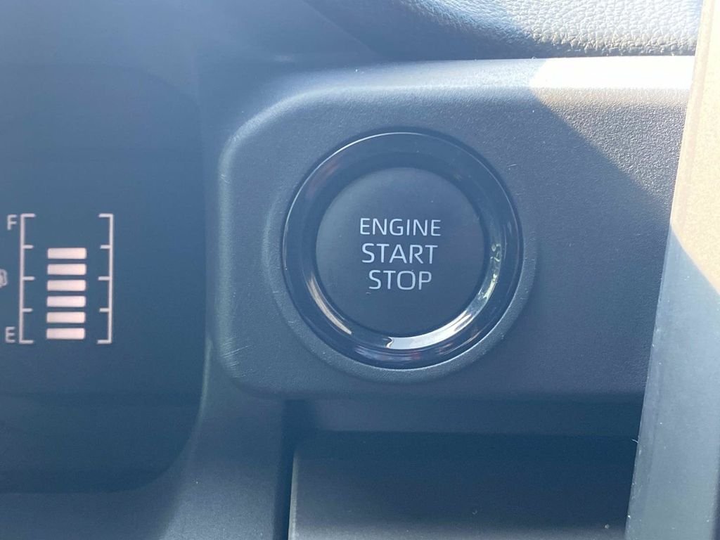 Used 2024 Toyota Tacoma SR5 AWD/4WD image 28