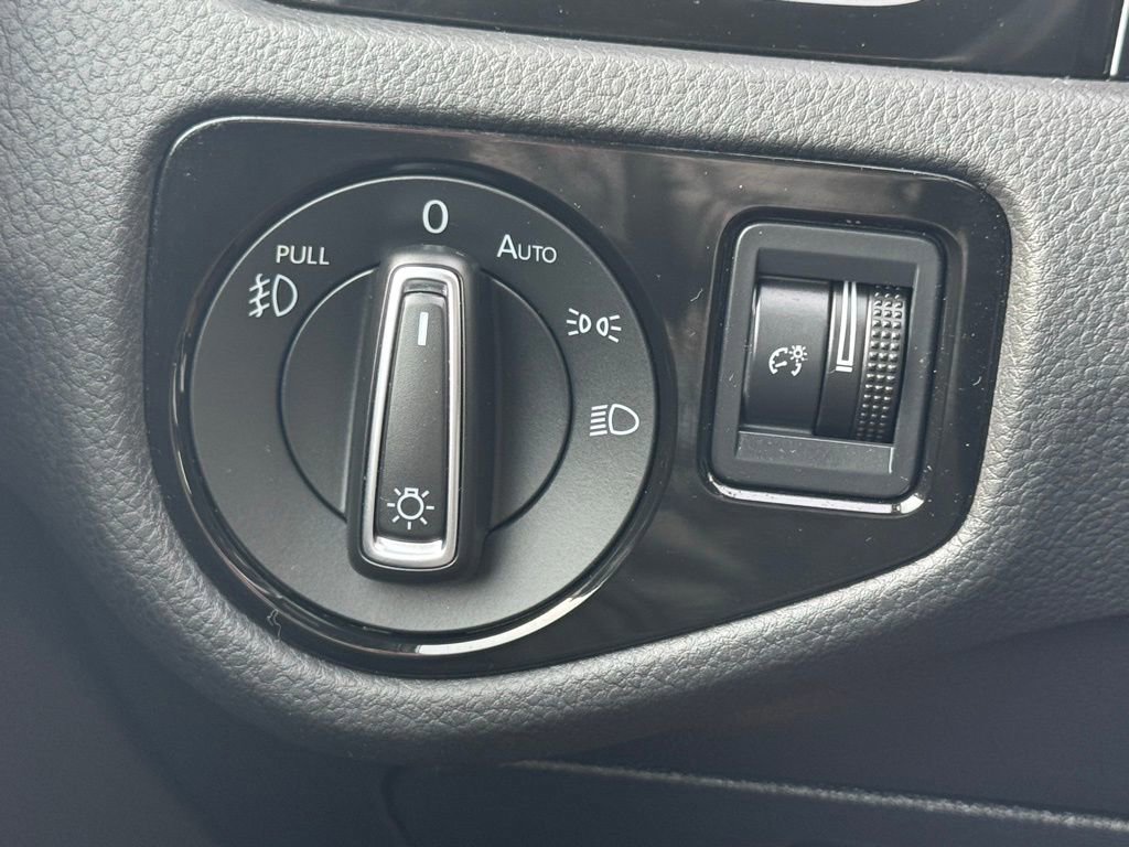 Used 2019 Volkswagen GTI S image 33