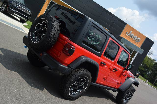 Used 2023 Jeep Wrangler Unlimited Rubicon 4xe w/ Cold Weather Group AWD/4WD image 6