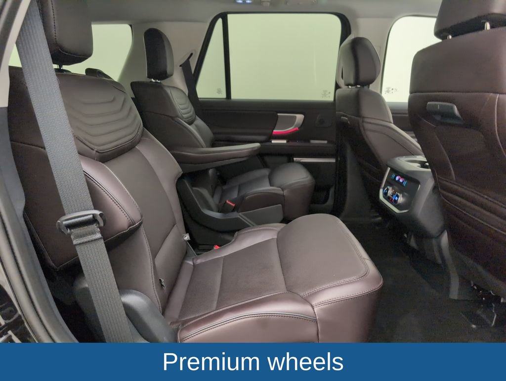 Certified 2025 Ford Expedition Platinum w/ Platinum Ultimate Package AWD/4WD image 16