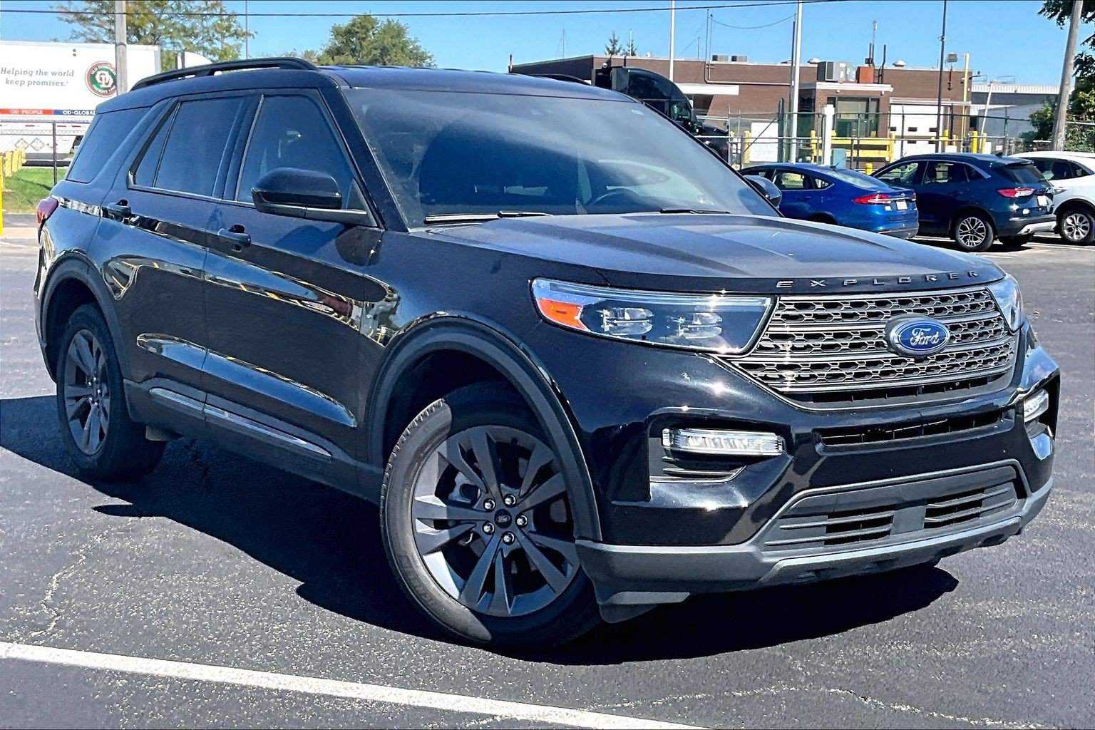 Certified 2023 Ford Explorer XLT w/ Equipment Group 202A AWD/4WD image 37