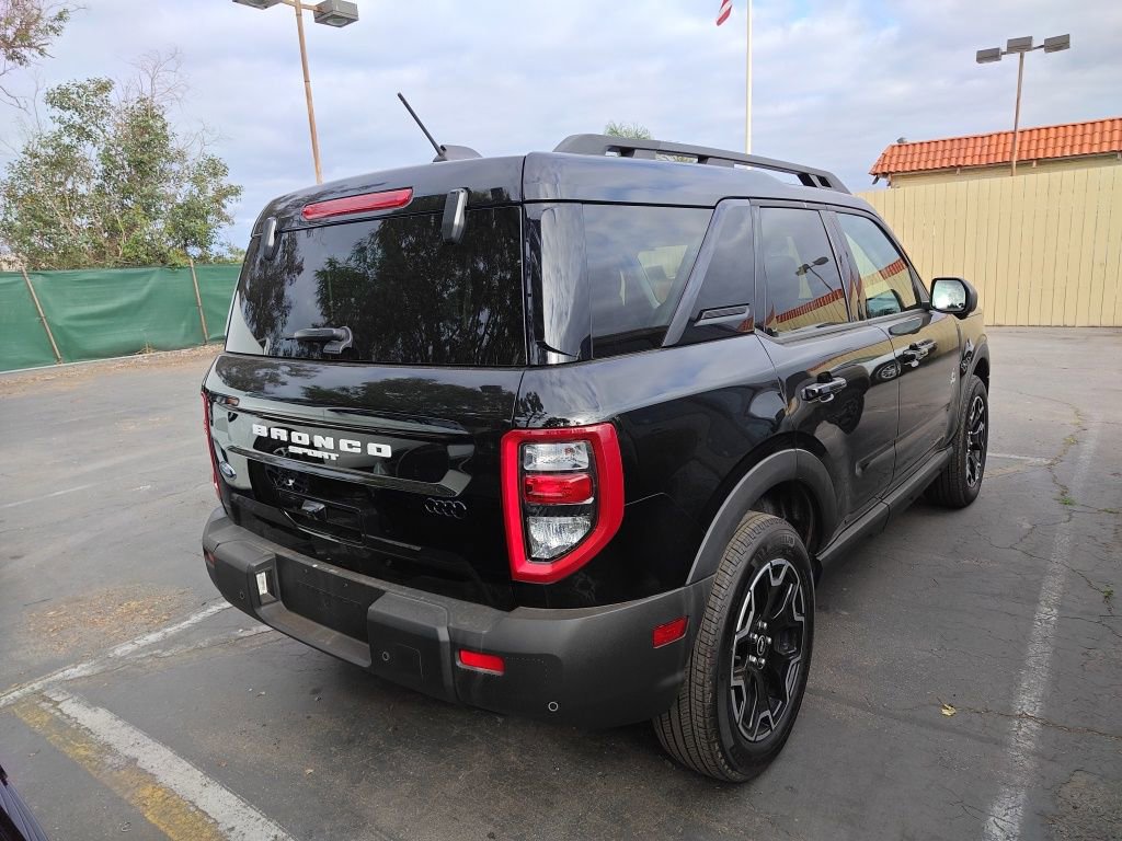 Certified 2025 Ford Bronco Sport Outer Banks w/ Outer Banks Tech Package+ AWD/4WD image 4