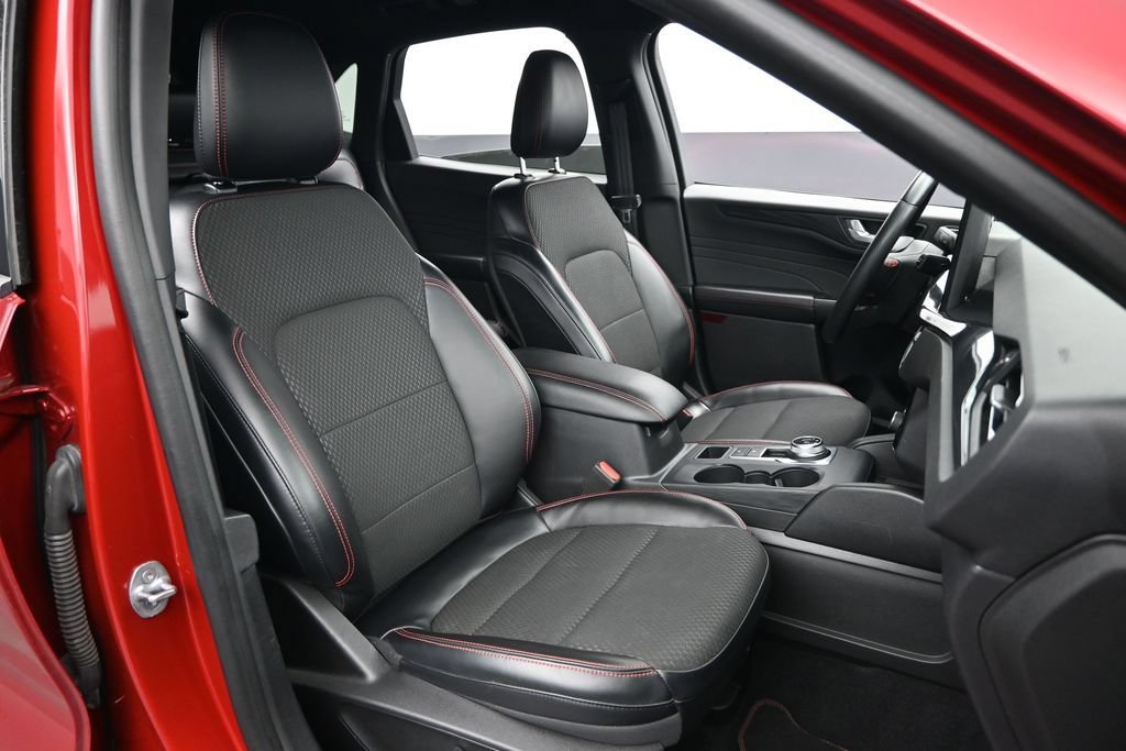 Certified 2023 Ford Escape ST-Line Elite AWD/4WD image 22