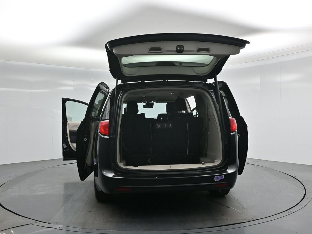 Used 2018 Chrysler Pacifica Limited w/ Advanced Safetytec Group image 56